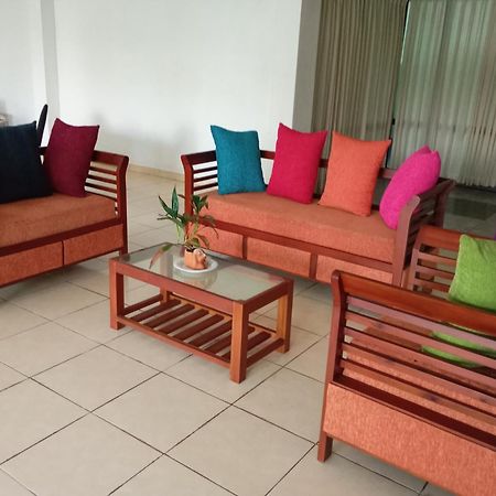 Larn'S Villa Hotel & Apartment Wadduwa Exterior foto